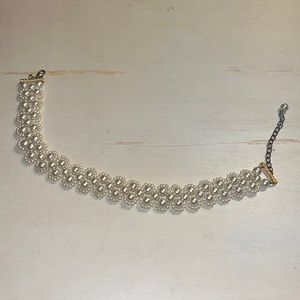 Pearl choker necklace